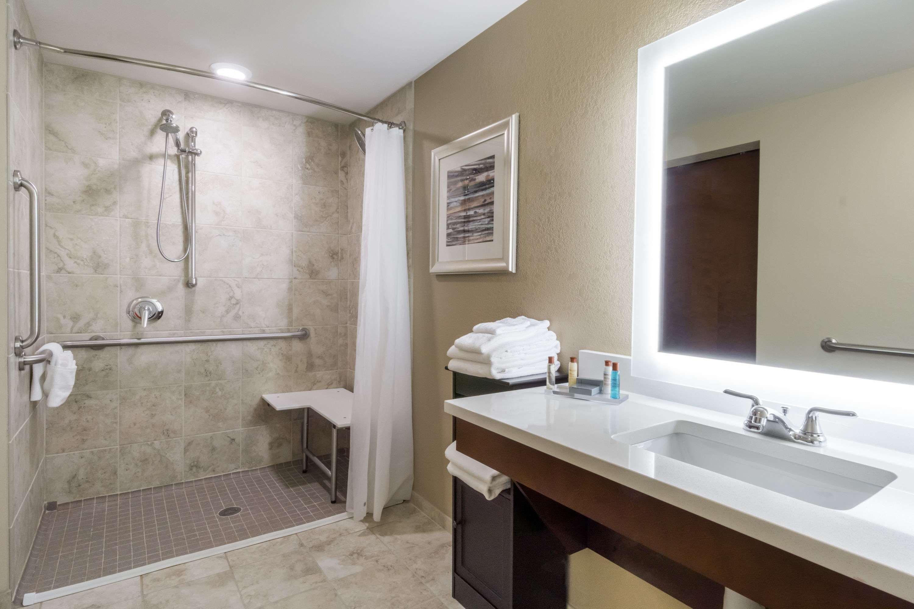 Hawthorn Suites By Wyndham Wheeling At The Highlands Triadelphia Dış mekan fotoğraf