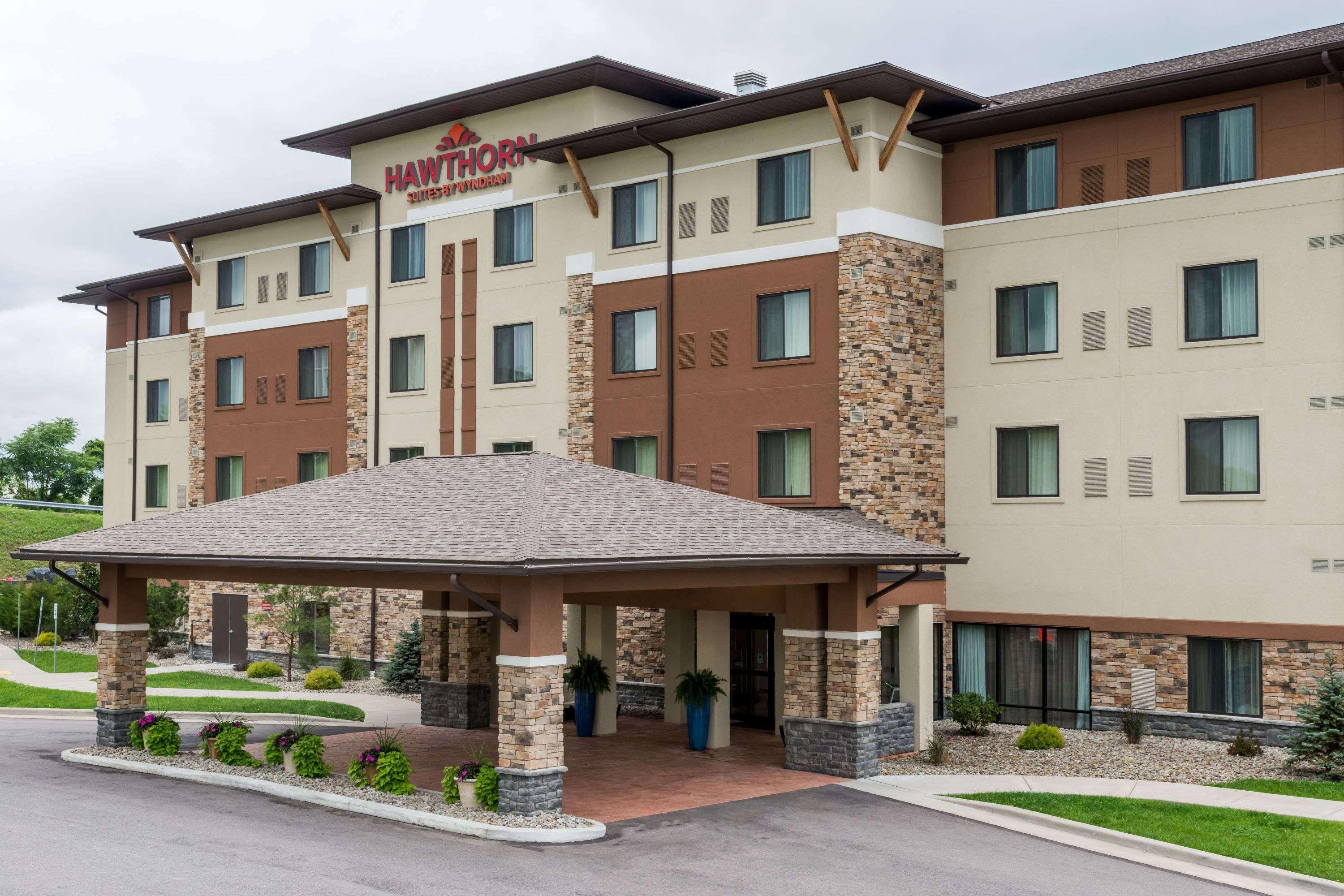 Hawthorn Suites By Wyndham Wheeling At The Highlands Triadelphia Dış mekan fotoğraf