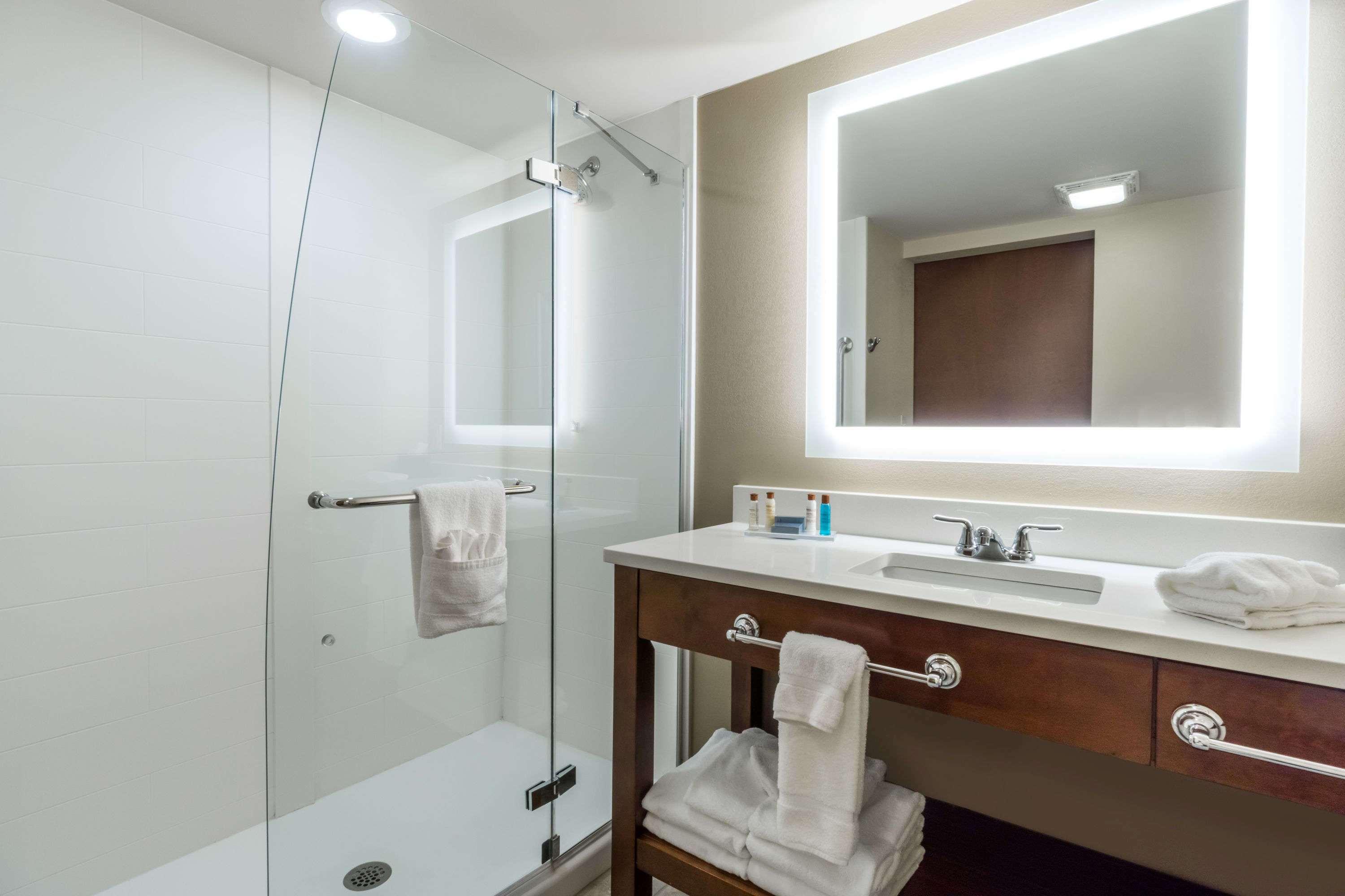 Hawthorn Suites By Wyndham Wheeling At The Highlands Triadelphia Dış mekan fotoğraf