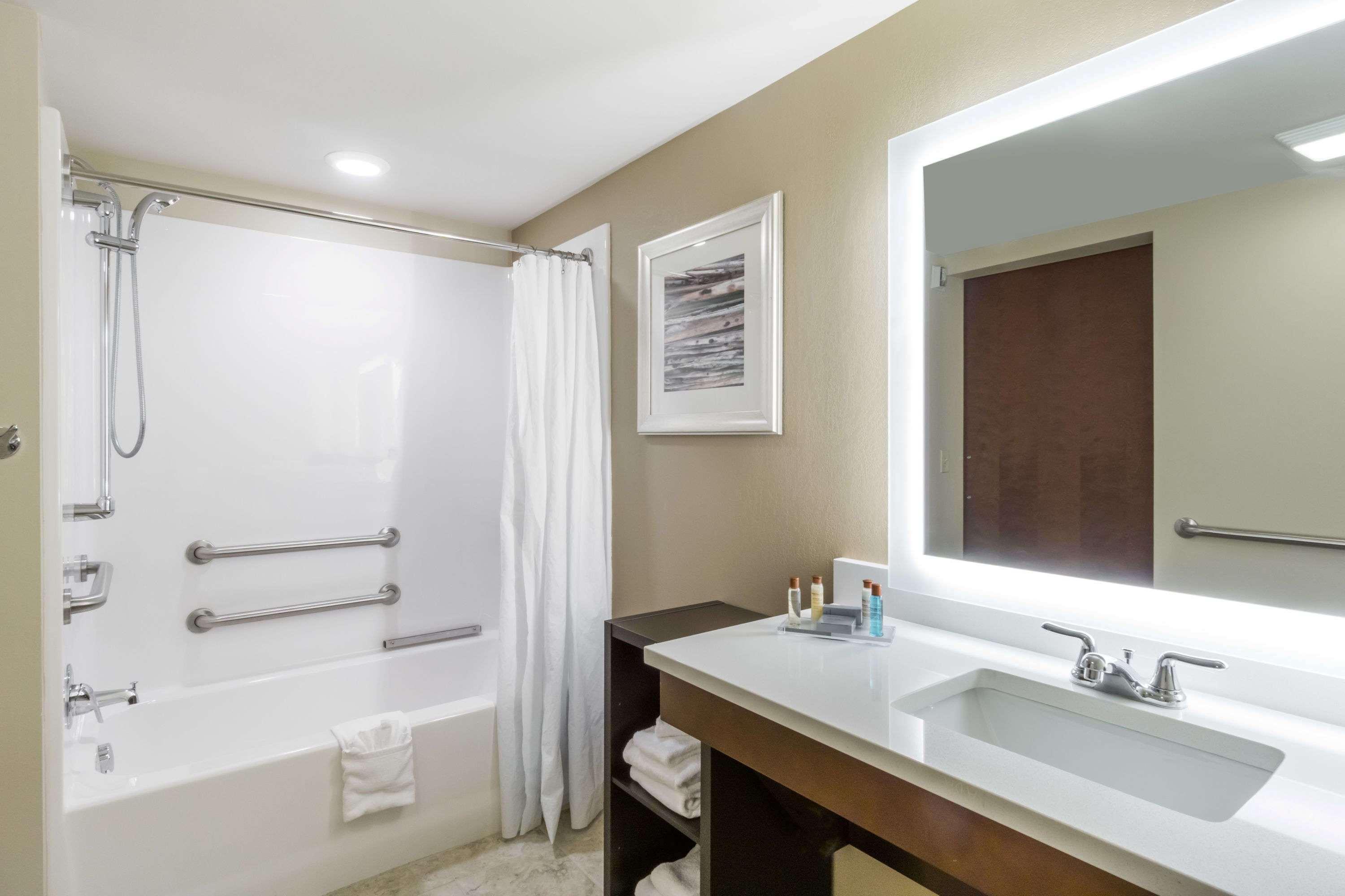 Hawthorn Suites By Wyndham Wheeling At The Highlands Triadelphia Dış mekan fotoğraf