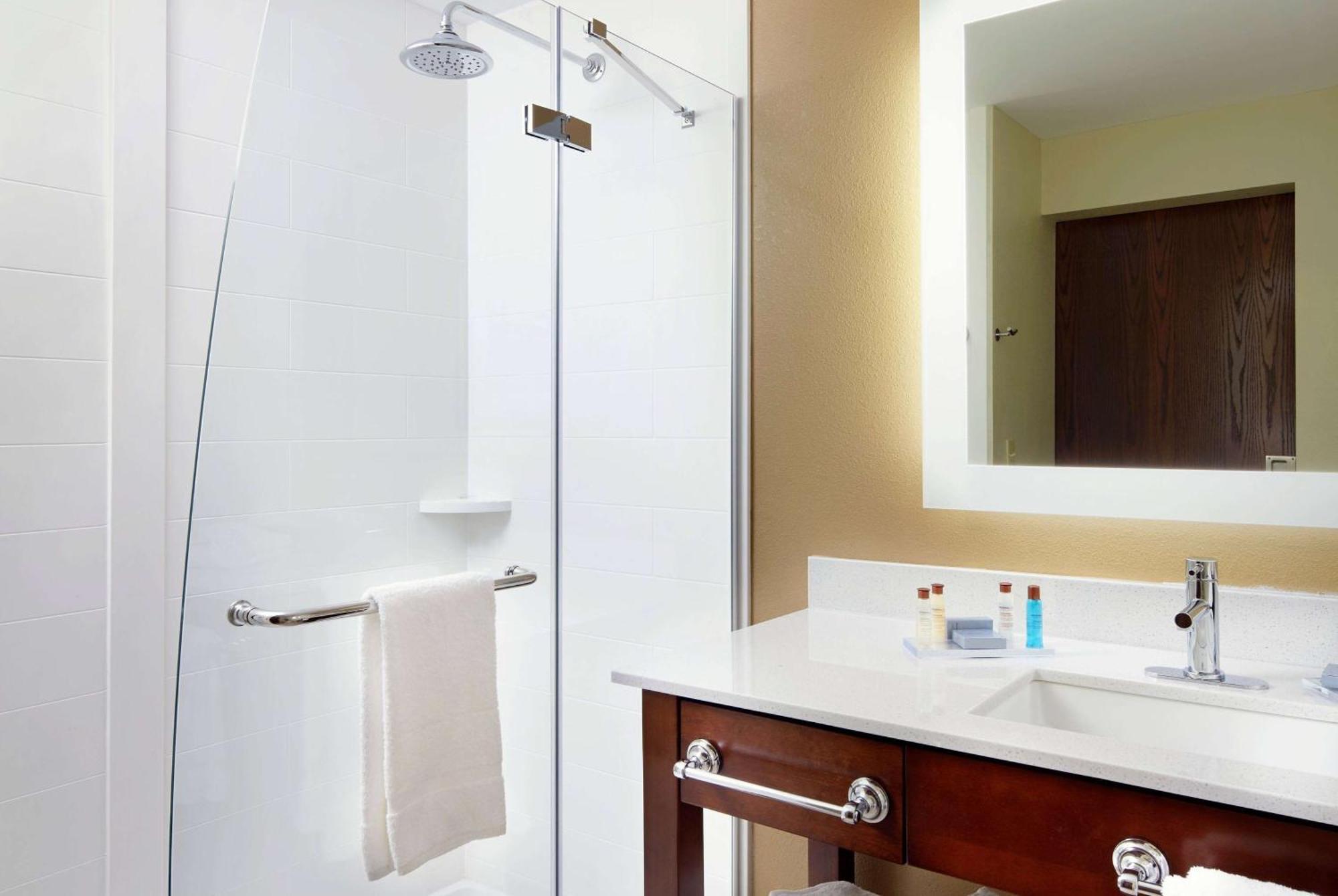 Hawthorn Suites By Wyndham Wheeling At The Highlands Triadelphia Dış mekan fotoğraf